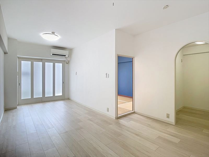 クルエボヌール駅西 402